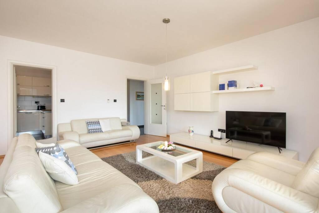 Apartment Natali Punat- Free Parking On Premises Exteriör bild